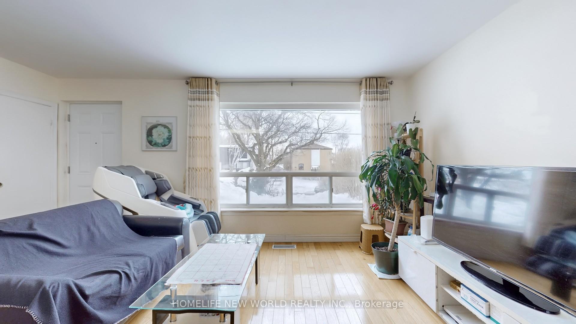 Photo 5 of 44 Kenmark Boulevard, Scarborough, Kennedy Park — HOMEH