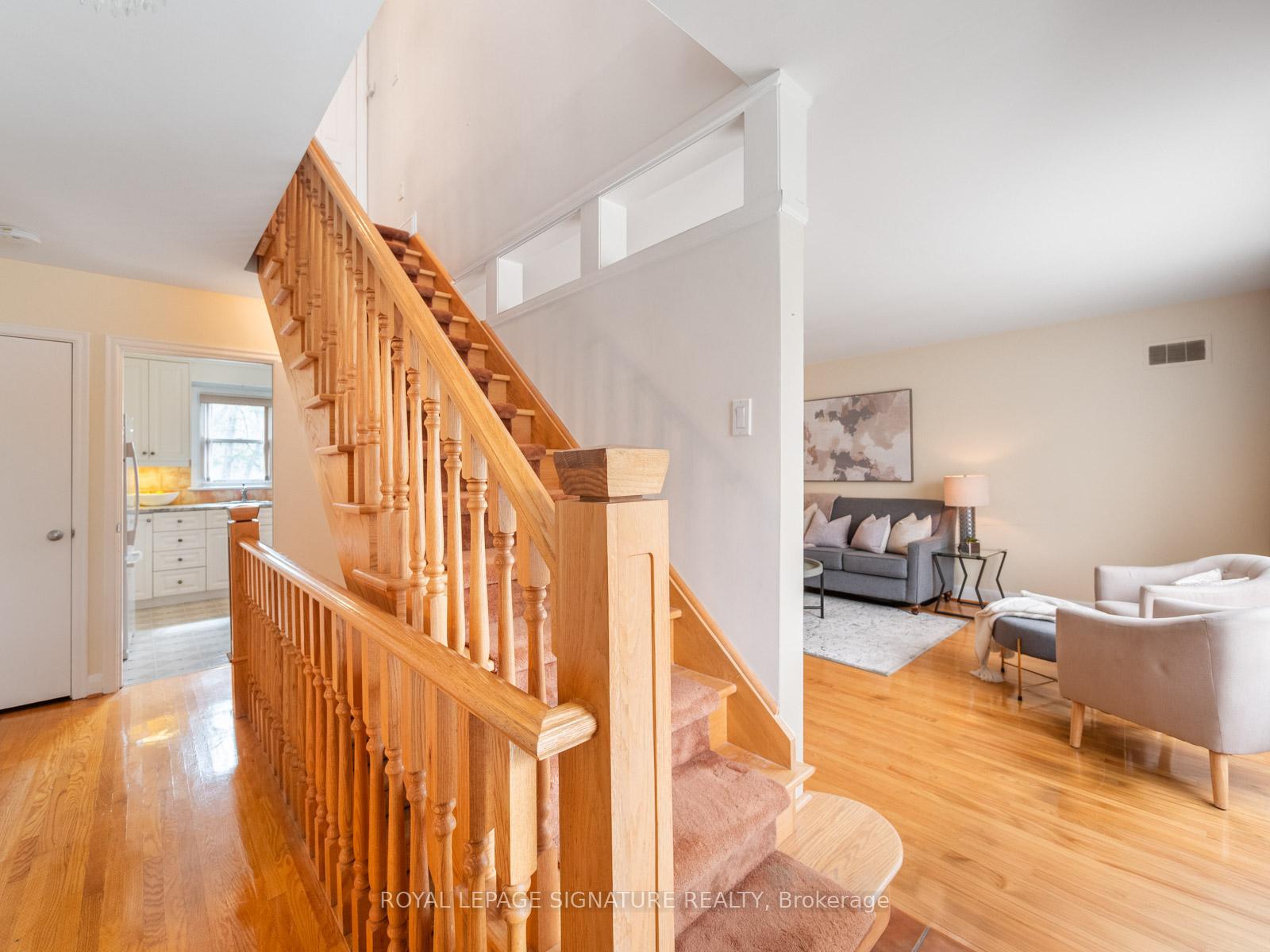 Photo 3 of 7 Notley Place, Toronto, O'Connor-Parkview — HOMEH