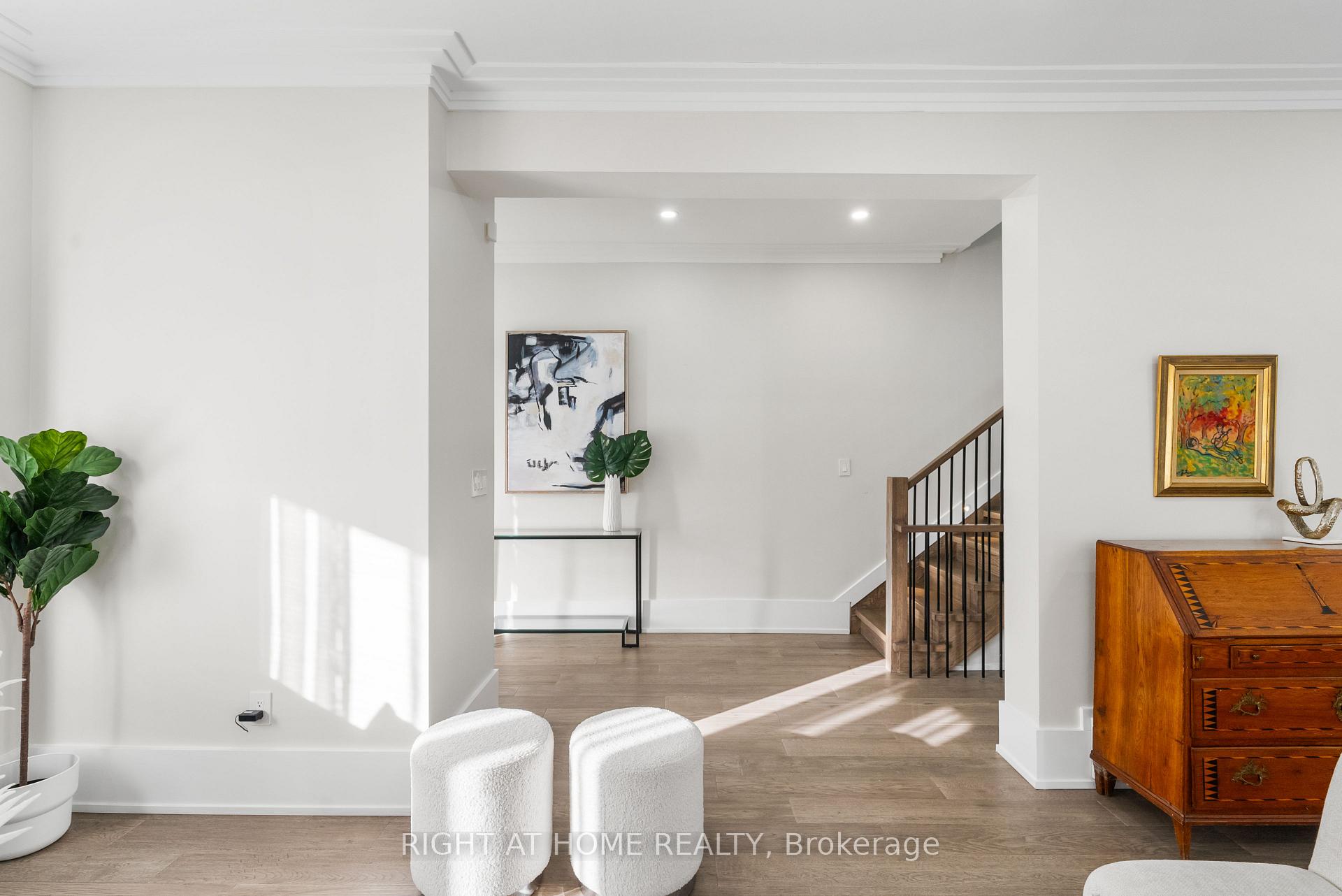 Photo 6 of 164 argyle Street, Toronto, Little Portugal — HOMEH
