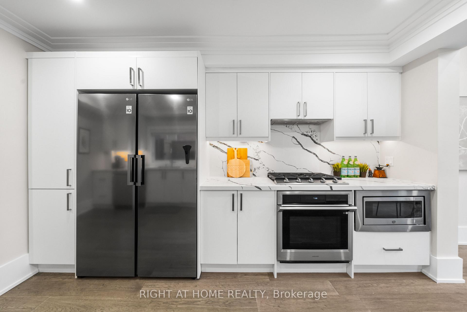 Photo 8 of 164 argyle Street, Toronto, Little Portugal — HOMEH