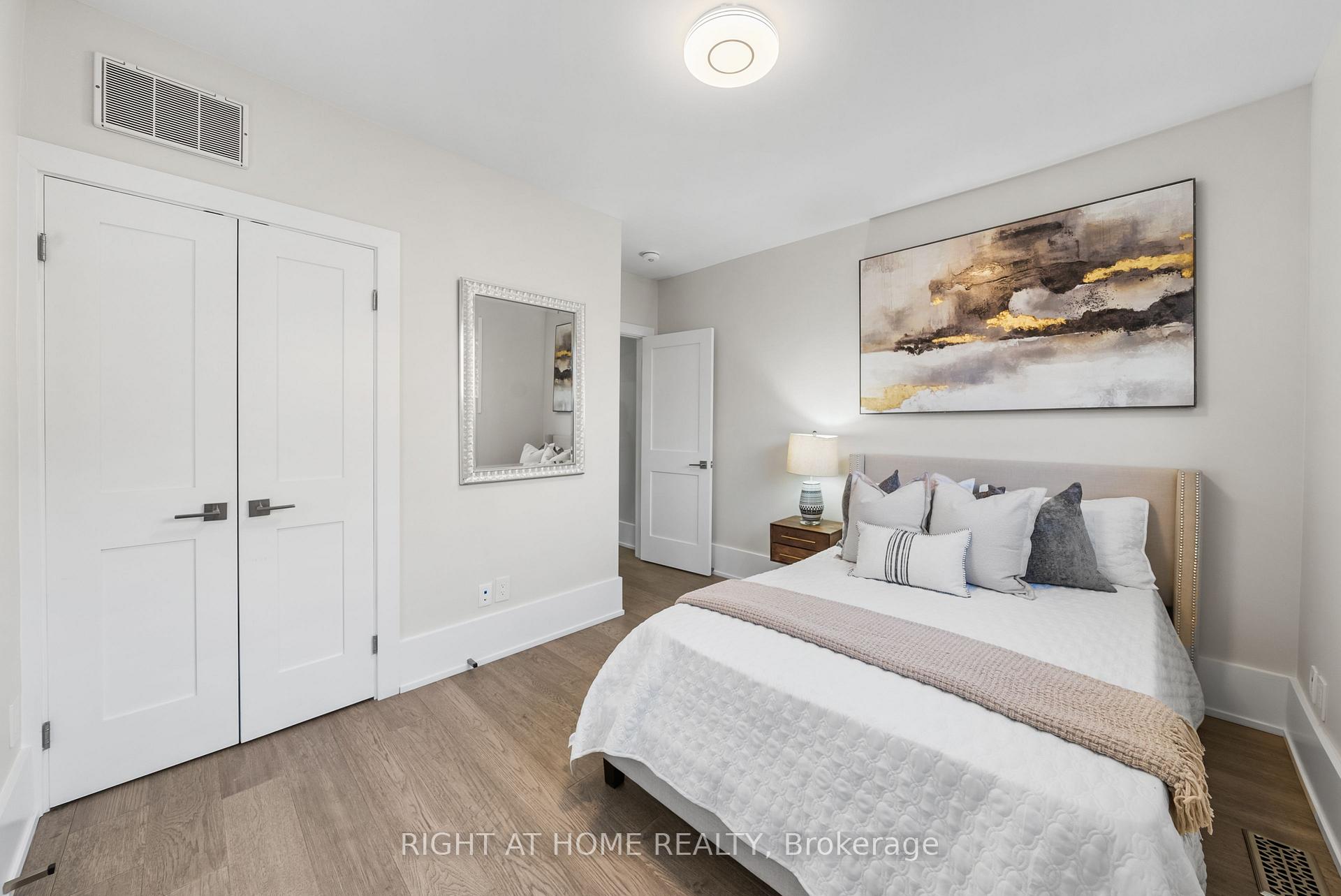 Photo 16 of 164 argyle Street, Toronto, Little Portugal — HOMEH