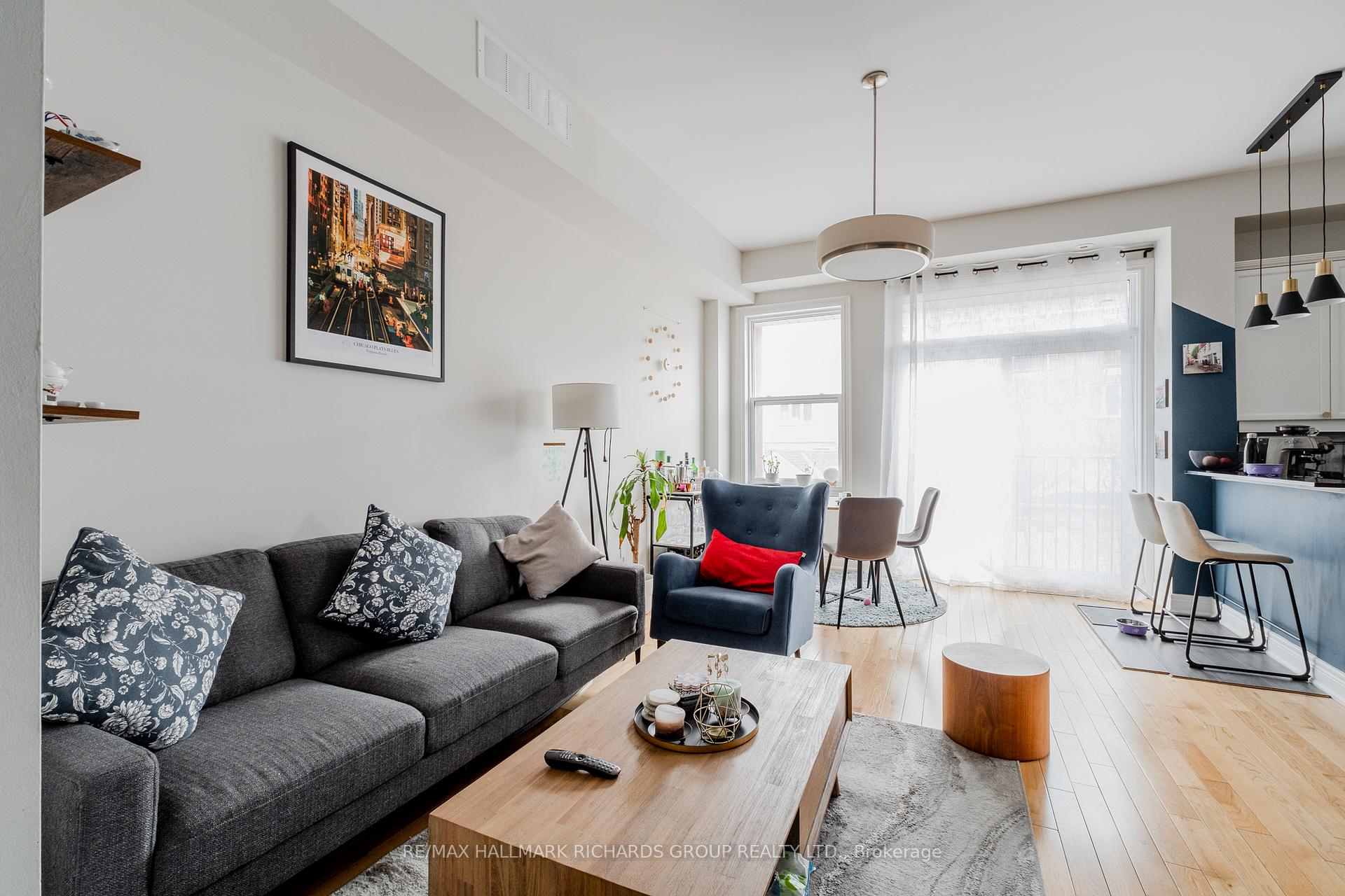 Photo 6 of 30 Fairhead Mews, Toronto, East End-Danforth — HOMEH
