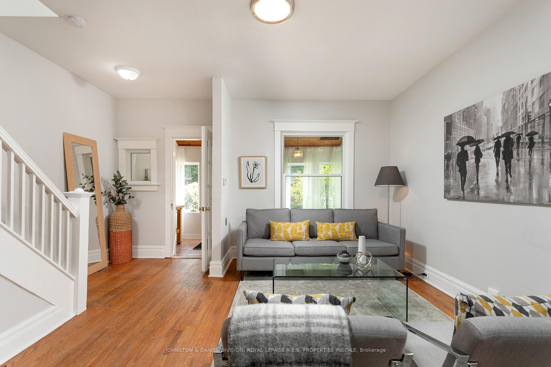 Photo 4 of 96 Barrington Avenue, Toronto, Woodbine-Lumsden — HOMEH