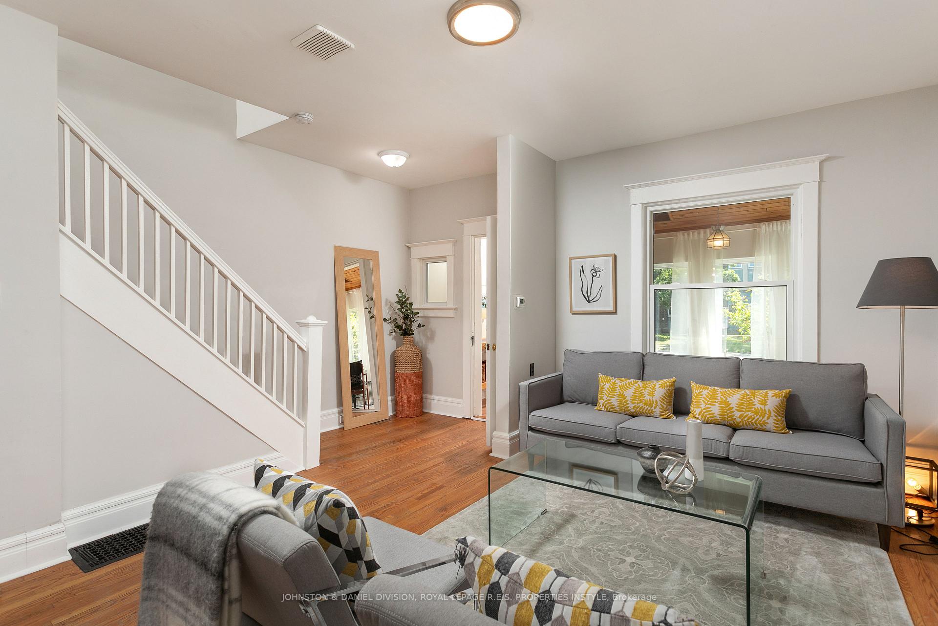 Photo 6 of 96 Barrington Avenue, Toronto, Woodbine-Lumsden — HOMEH