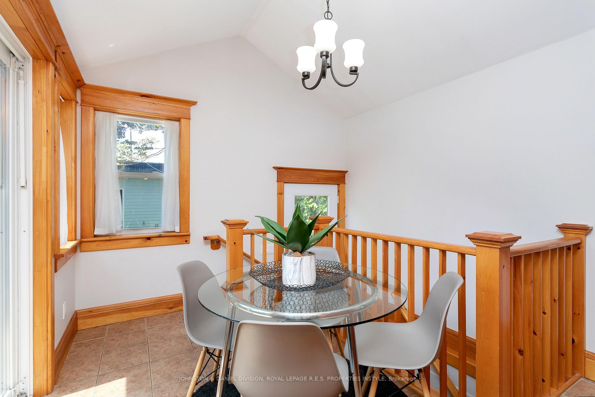 Photo 15 of 96 Barrington Avenue, Toronto, Woodbine-Lumsden — HOMEH