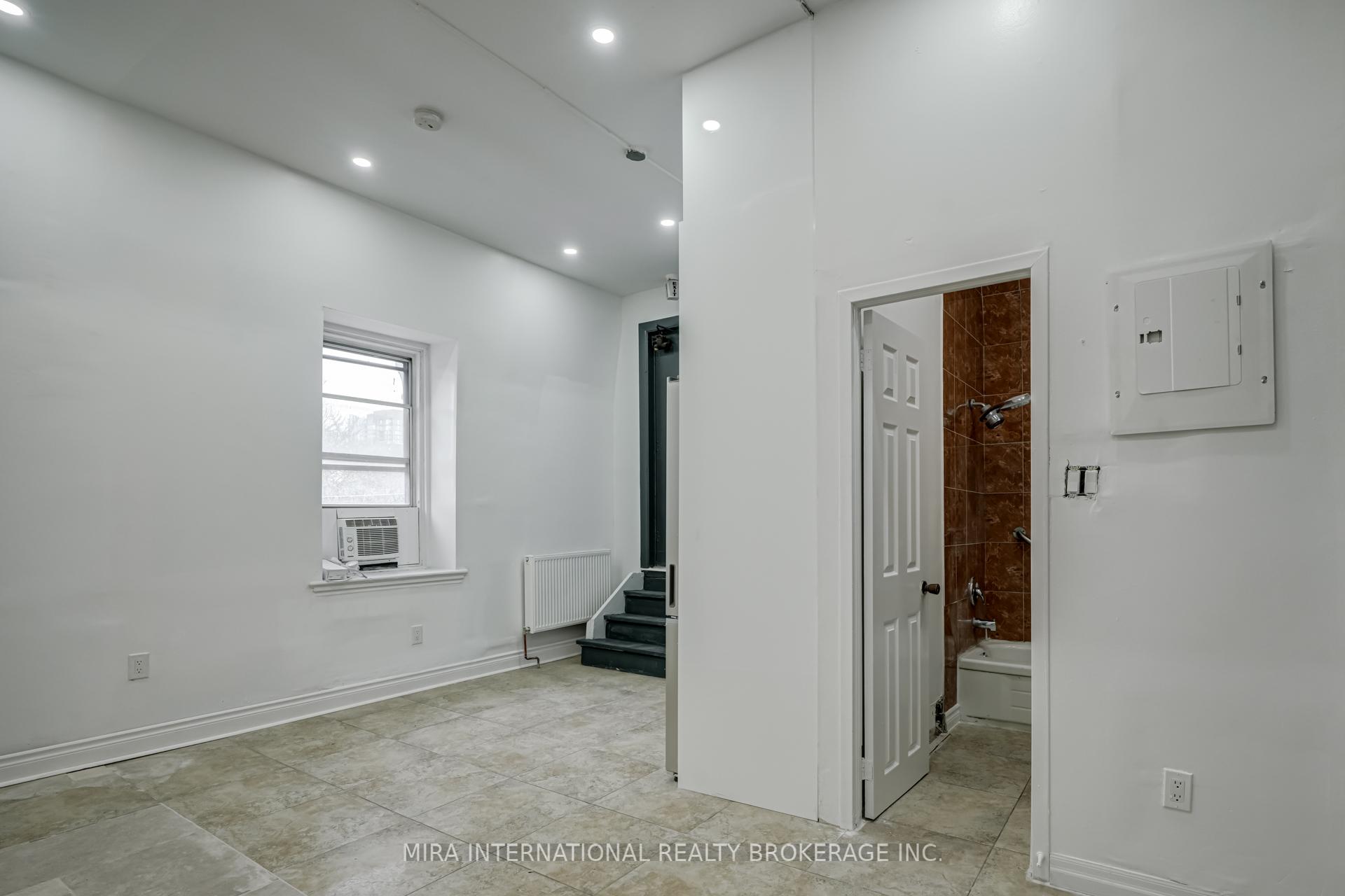 Photo 4 of Unit 302, 180 Sherbourne Street, Toronto, Moss Park — HOMEH