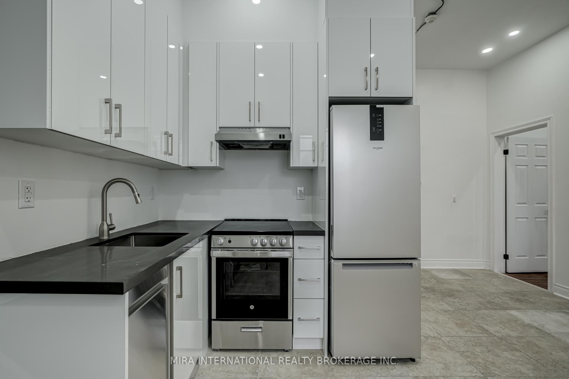 Photo 5 of Unit 302, 180 Sherbourne Street, Toronto, Moss Park — HOMEH