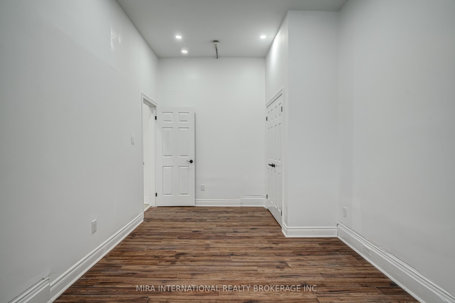 Photo 7 of Unit 302, 180 Sherbourne Street, Toronto, Moss Park — HOMEH