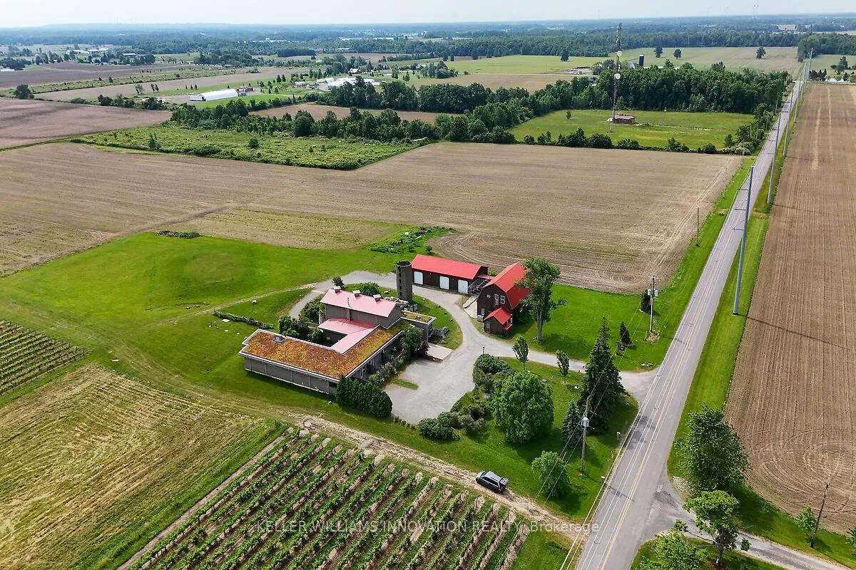 Photo 5 of 3749 Walker Road, Lincoln, Beamsville — HOMEH