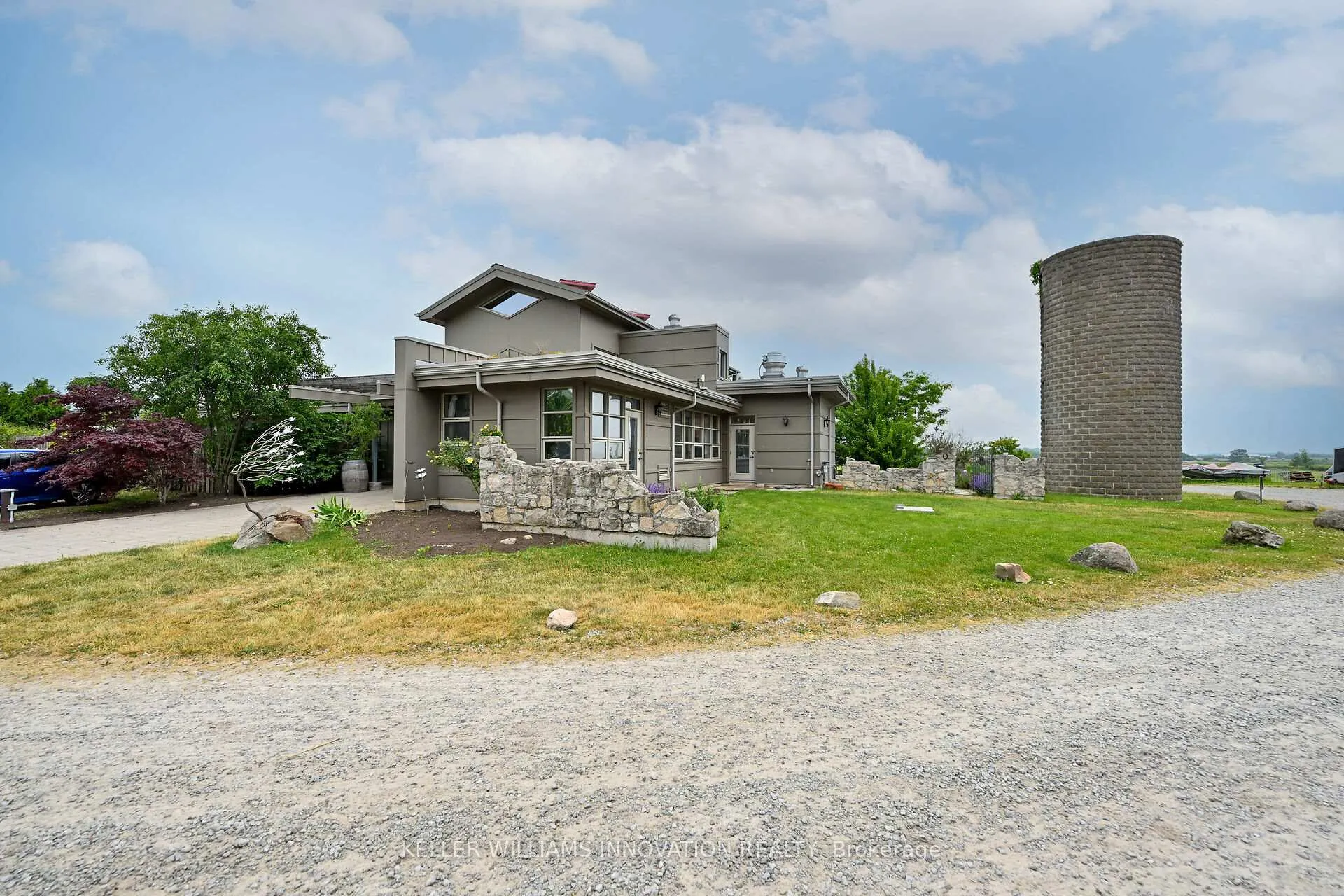 Photo 8 of 3749 Walker Road, Lincoln, Beamsville — HOMEH