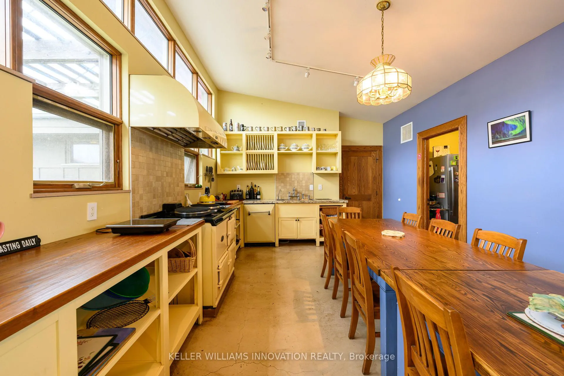 Photo 22 of 3749 Walker Road, Lincoln, Beamsville — HOMEH