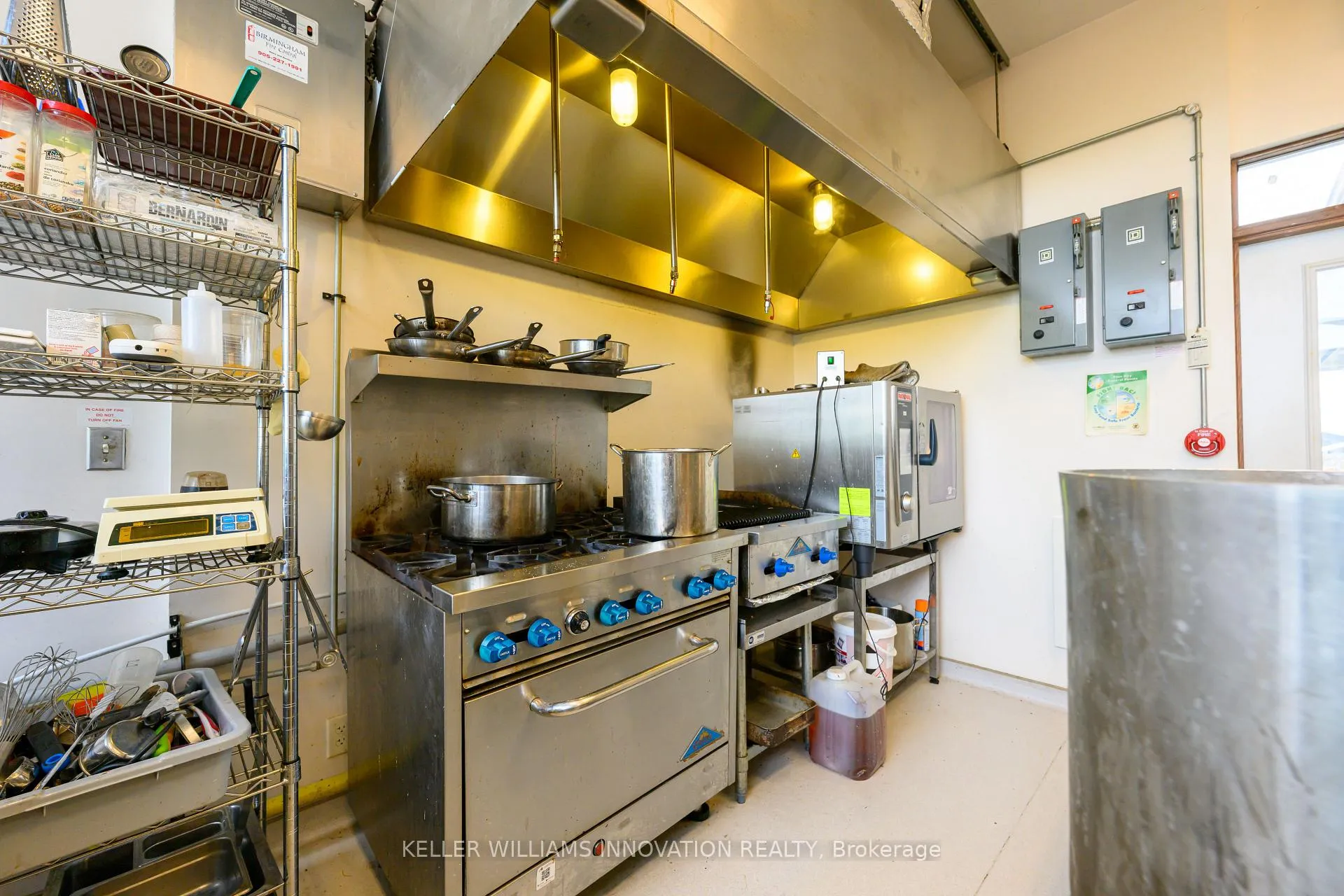 Photo 36 of 3749 Walker Road, Lincoln, Beamsville — HOMEH