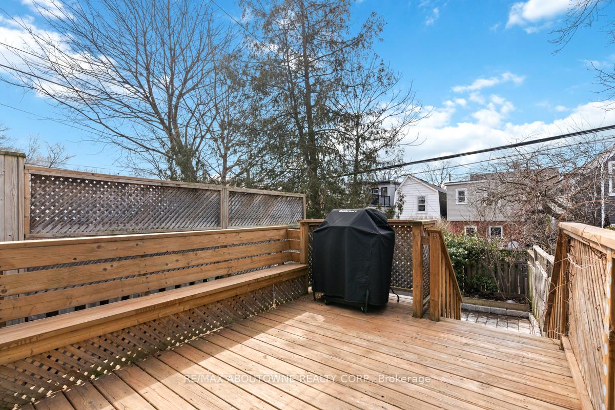 Photo 5 of 250 Lee Avenue, Toronto, The Beaches — HOMEH