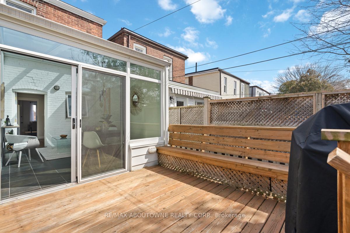 Photo 7 of 250 Lee Avenue, Toronto, The Beaches — HOMEH