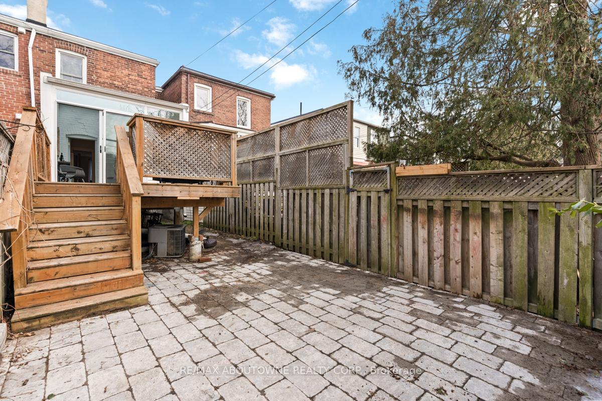 Photo 8 of 250 Lee Avenue, Toronto, The Beaches — HOMEH