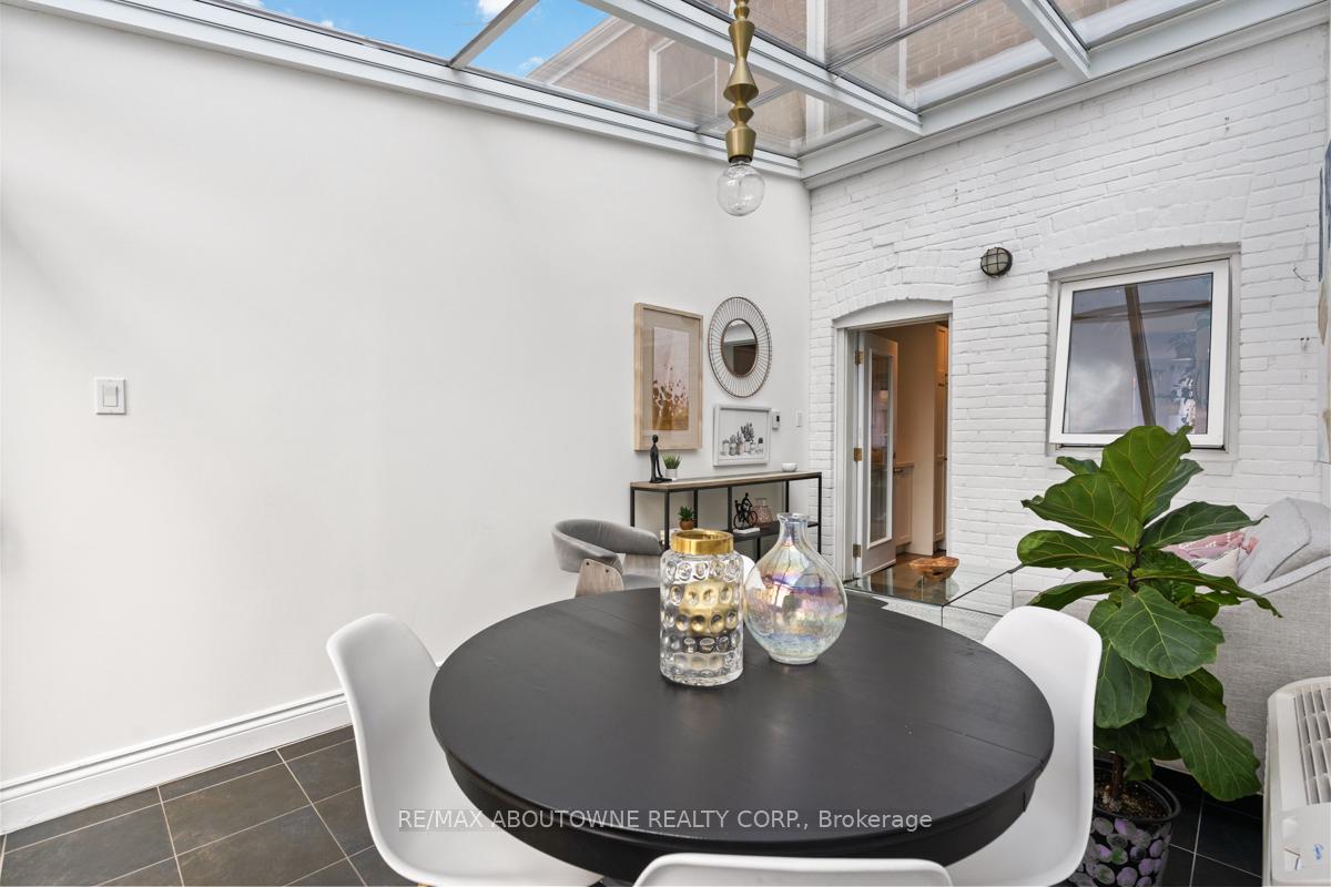 Photo 23 of 250 Lee Avenue, Toronto, The Beaches — HOMEH