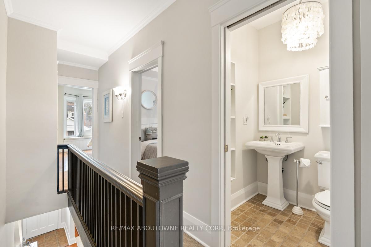 Photo 28 of 250 Lee Avenue, Toronto, The Beaches — HOMEH