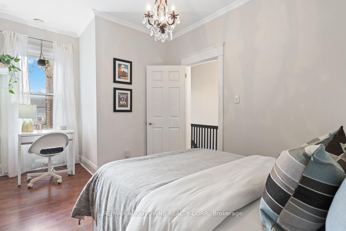 Photo 32 of 250 Lee Avenue, Toronto, The Beaches — HOMEH