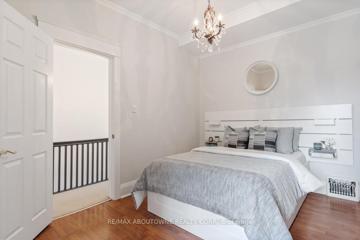 Photo 33 of 250 Lee Avenue, Toronto, The Beaches — HOMEH