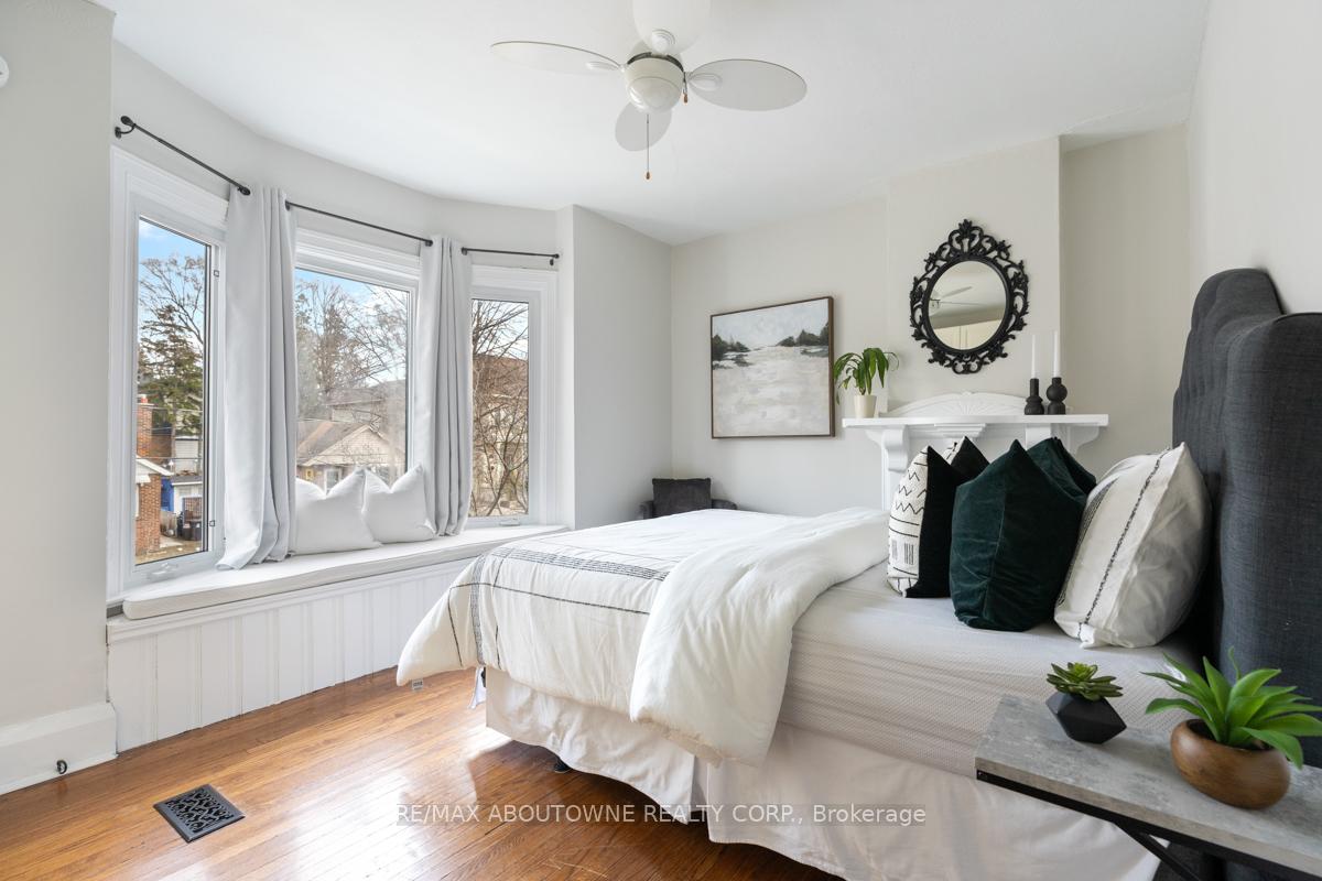 Photo 34 of 250 Lee Avenue, Toronto, The Beaches — HOMEH