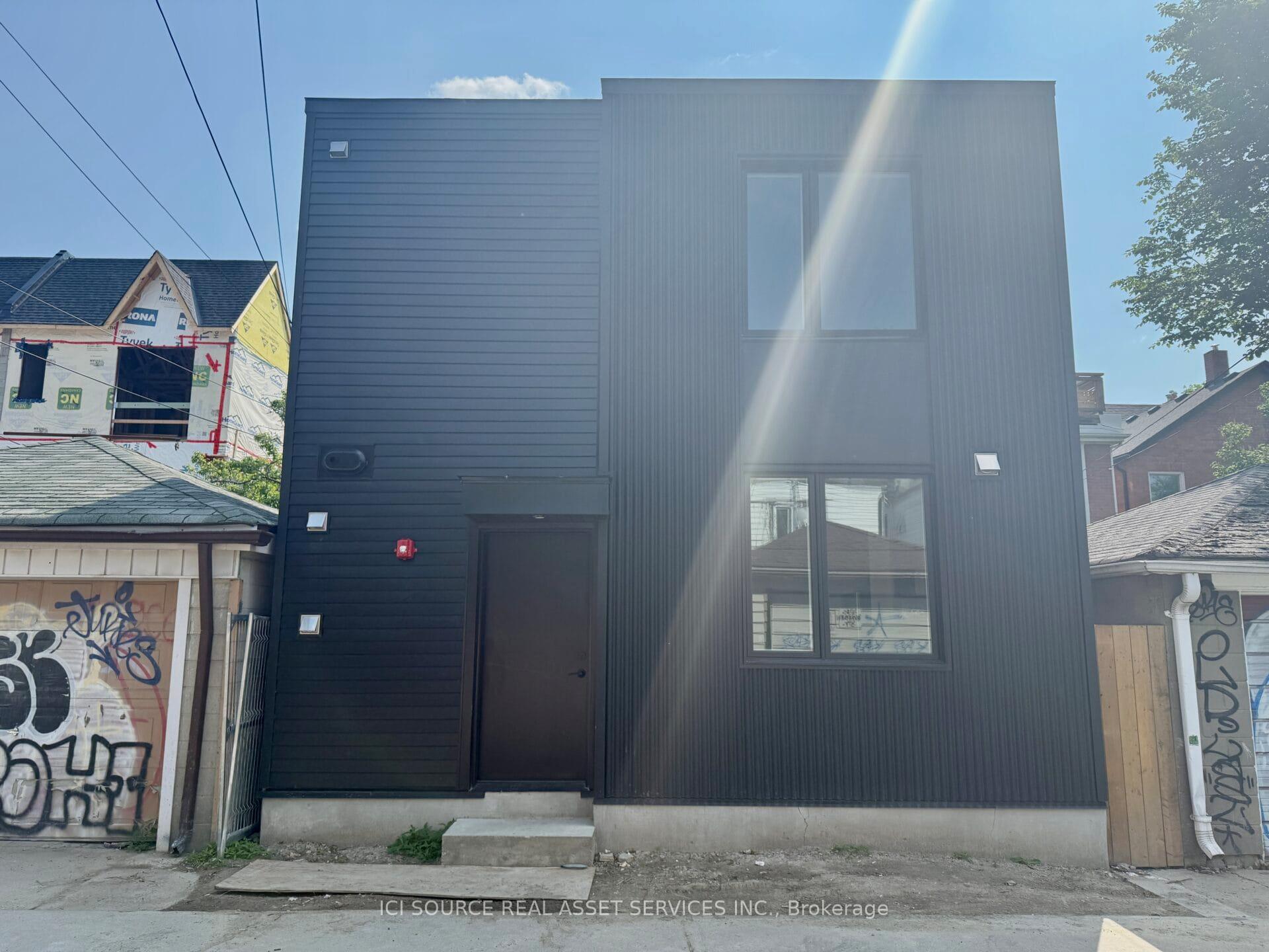 Photo 1 of Unit 4, 146 Brunswick Avenue, Toronto, University — HOMEH