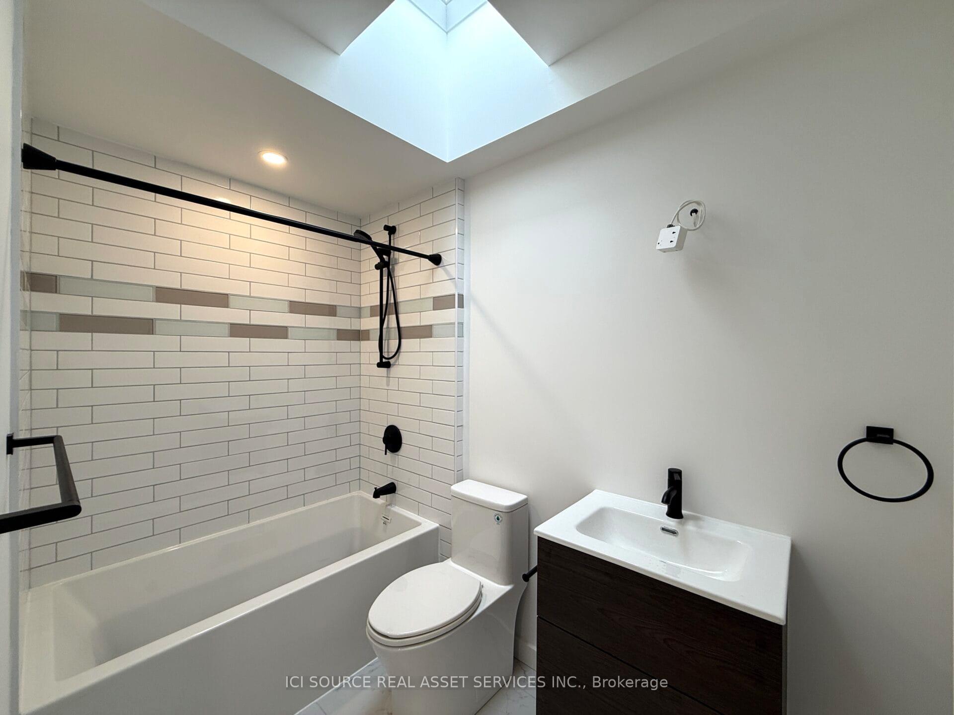 Photo 3 of Unit 4, 146 Brunswick Avenue, Toronto, University — HOMEH