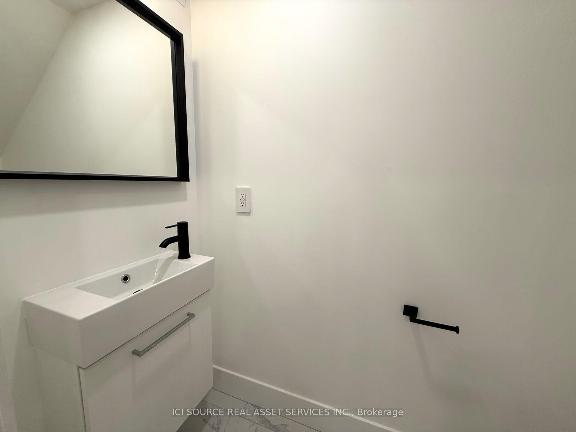 Photo 13 of Unit 4, 146 Brunswick Avenue, Toronto, University — HOMEH