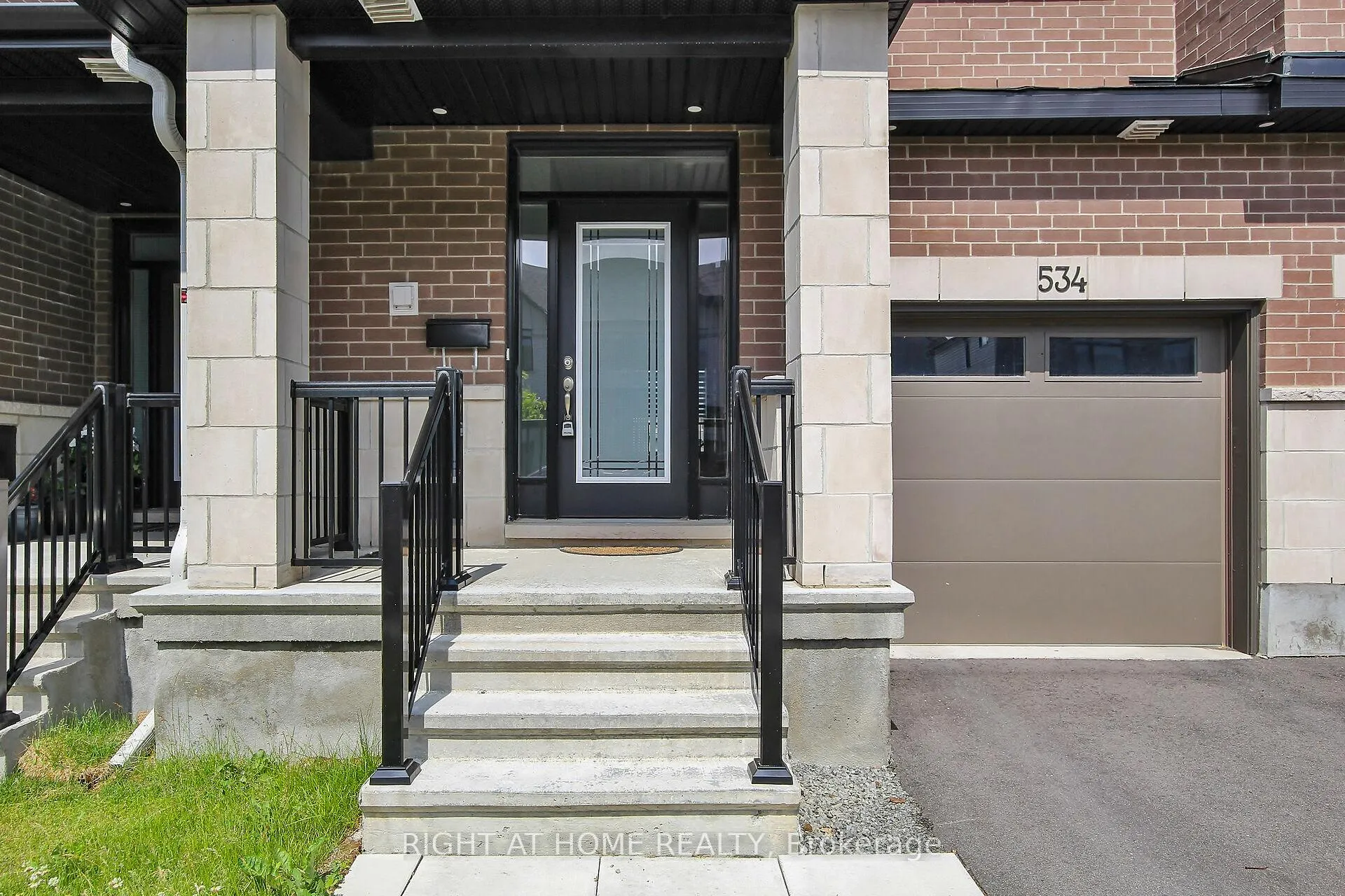 Photo 2 of 534 Corretto Place, Ottawa, Barrhaven - Heritage Park — HOMEH