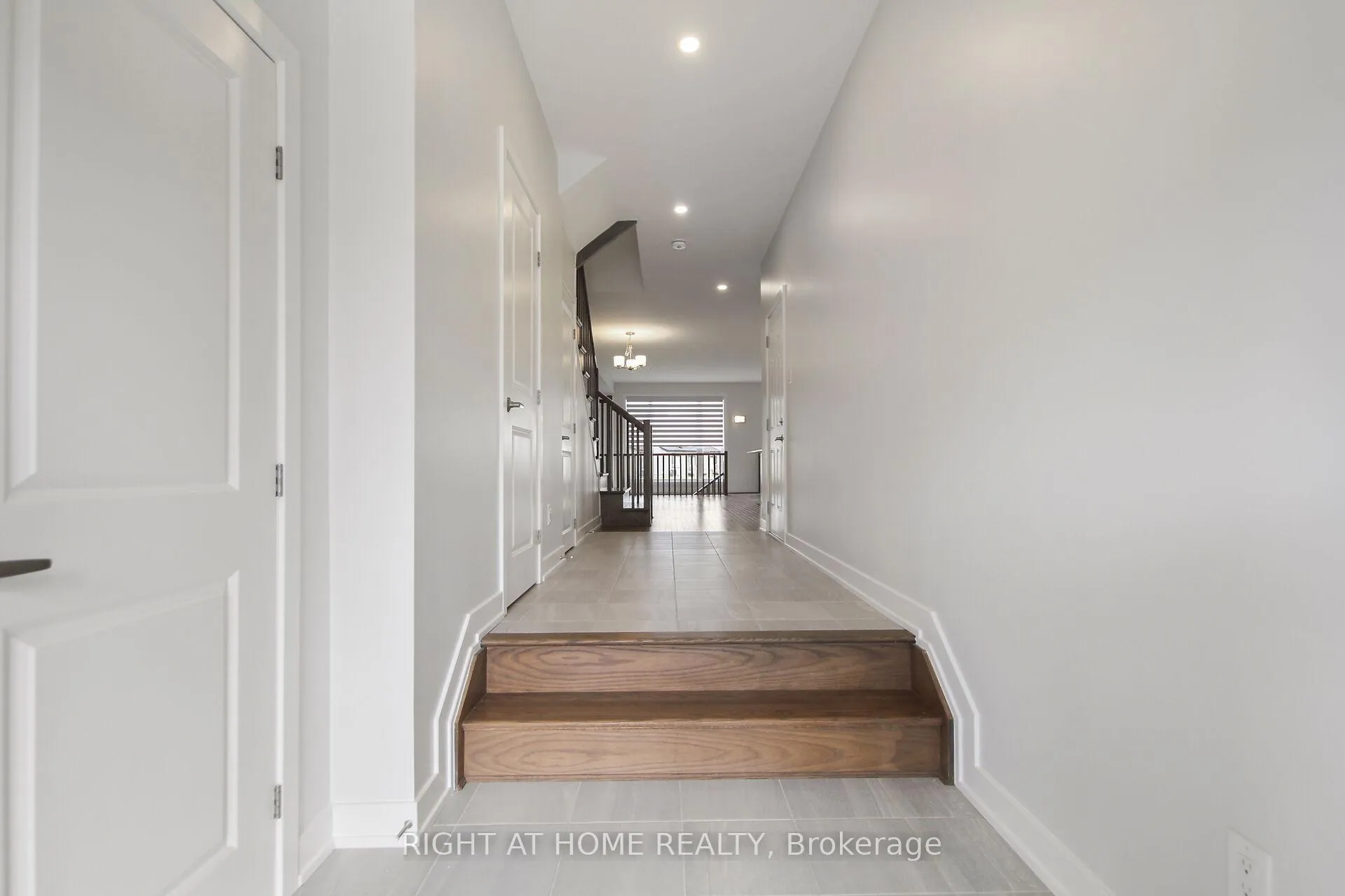 Photo 3 of 534 Corretto Place, Ottawa, Barrhaven - Heritage Park — HOMEH