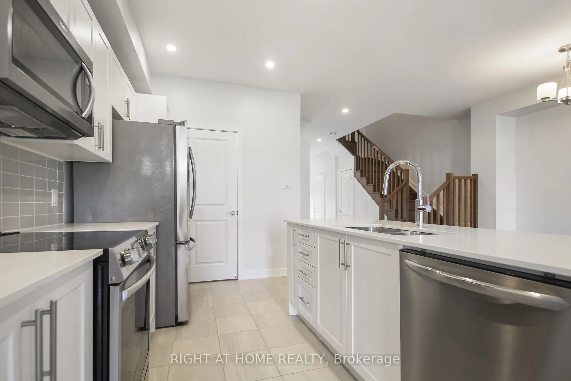 Photo 11 of 534 Corretto Place, Ottawa, Barrhaven - Heritage Park — HOMEH