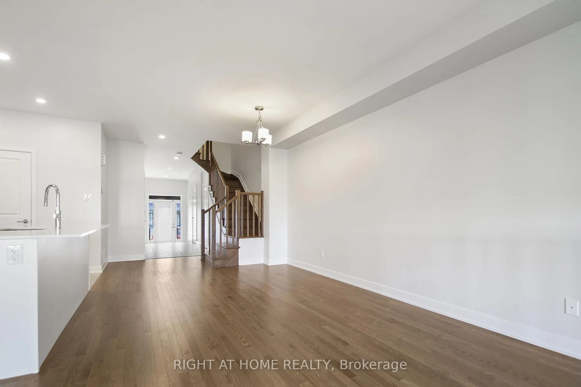 Photo 16 of 534 Corretto Place, Ottawa, Barrhaven - Heritage Park — HOMEH