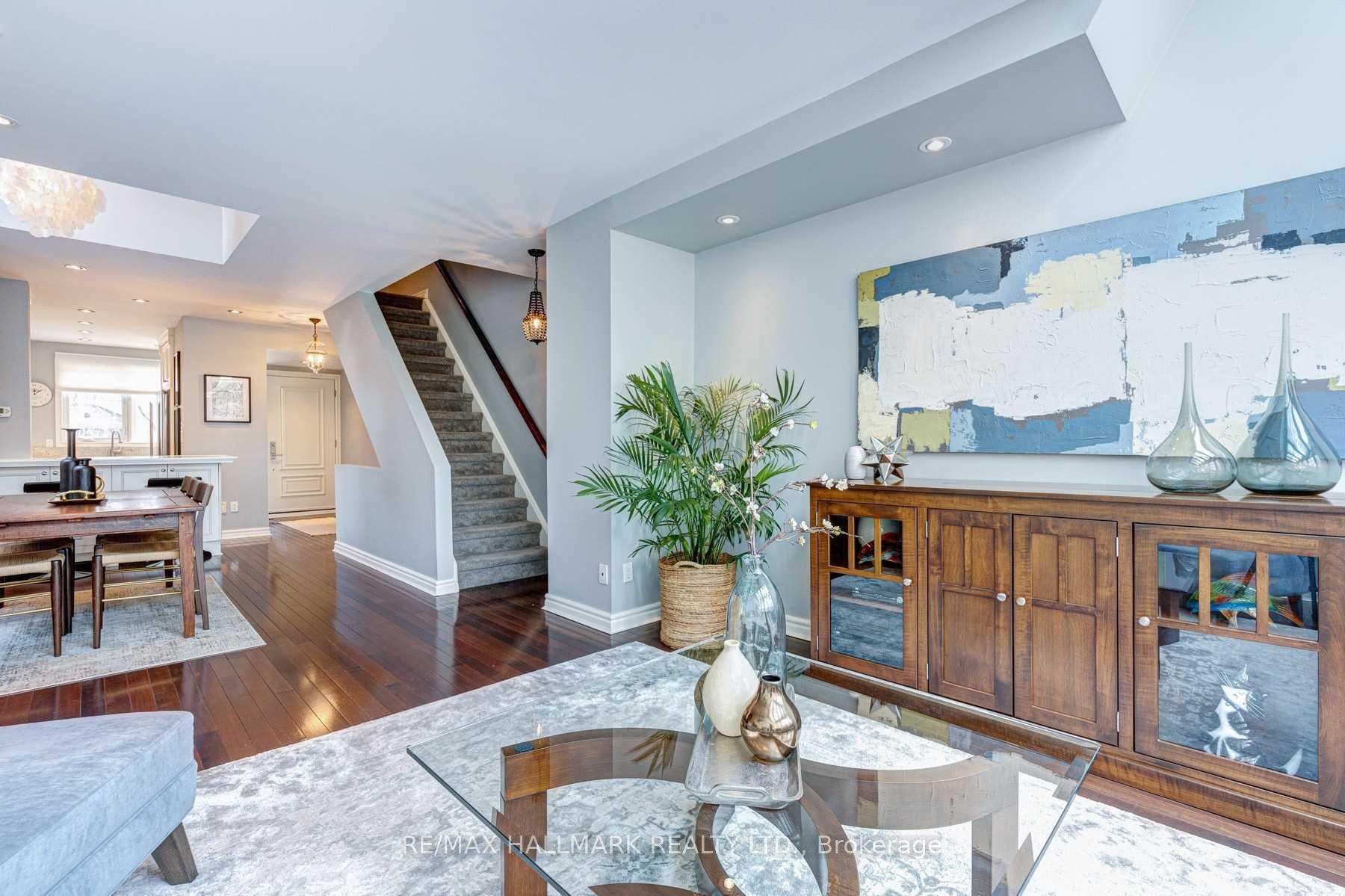 Photo 3 of 10A Victoria Park Avenue, Toronto, The Beaches — HOMEH
