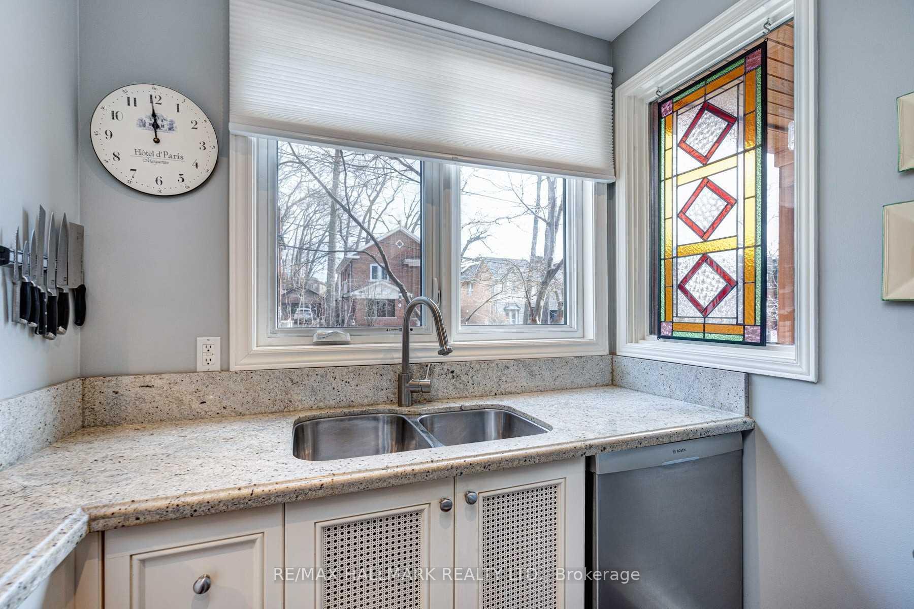 Photo 8 of 10A Victoria Park Avenue, Toronto, The Beaches — HOMEH