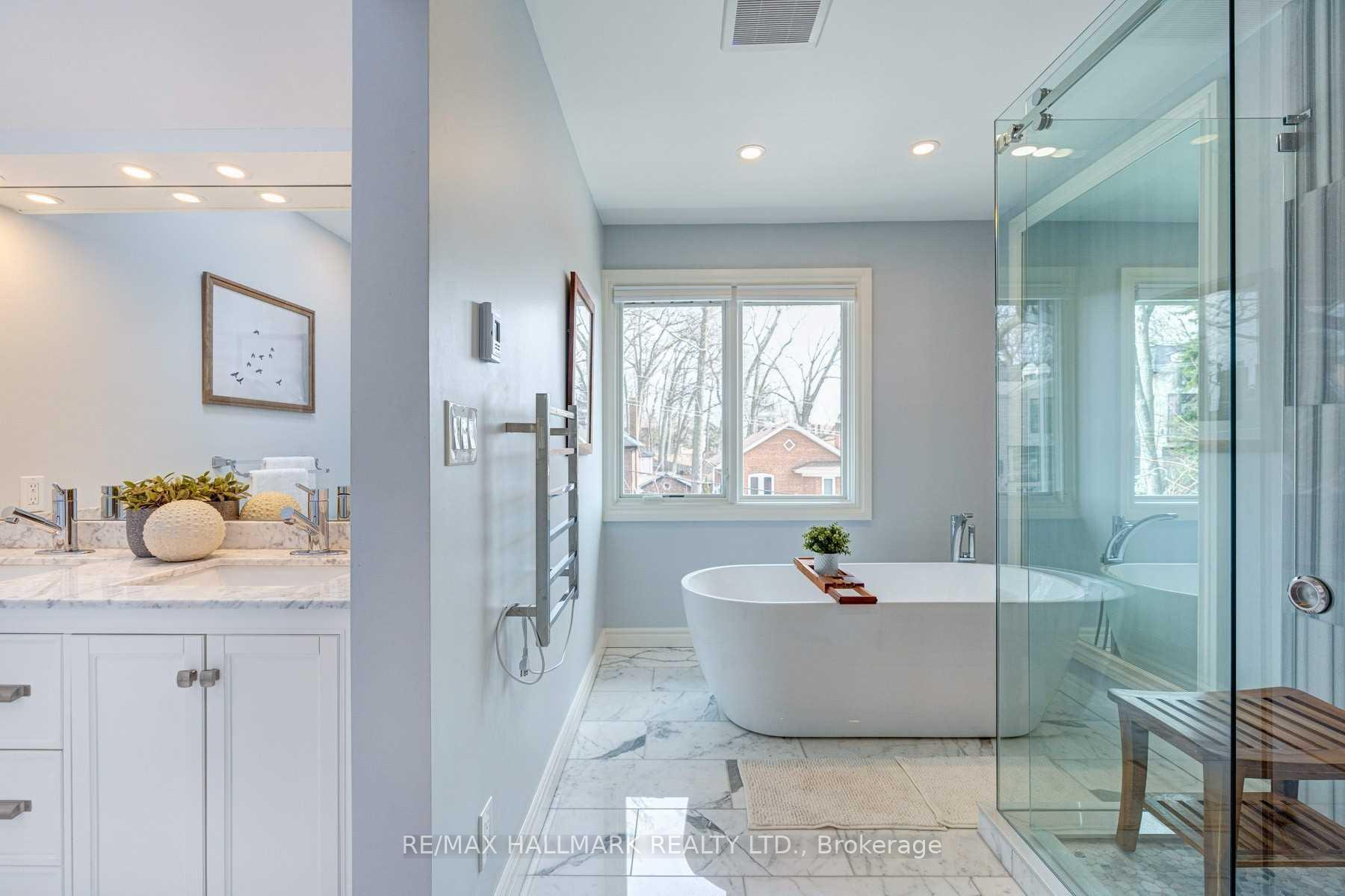 Photo 15 of 10A Victoria Park Avenue, Toronto, The Beaches — HOMEH