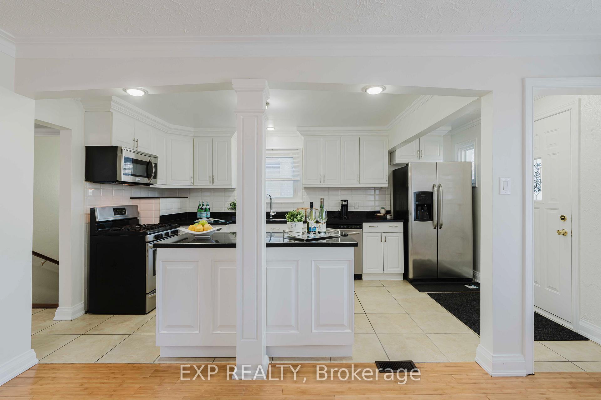Photo 8 of 17 Camrose Crescent, Scarborough, Clairlea-Birchmount — HOMEH