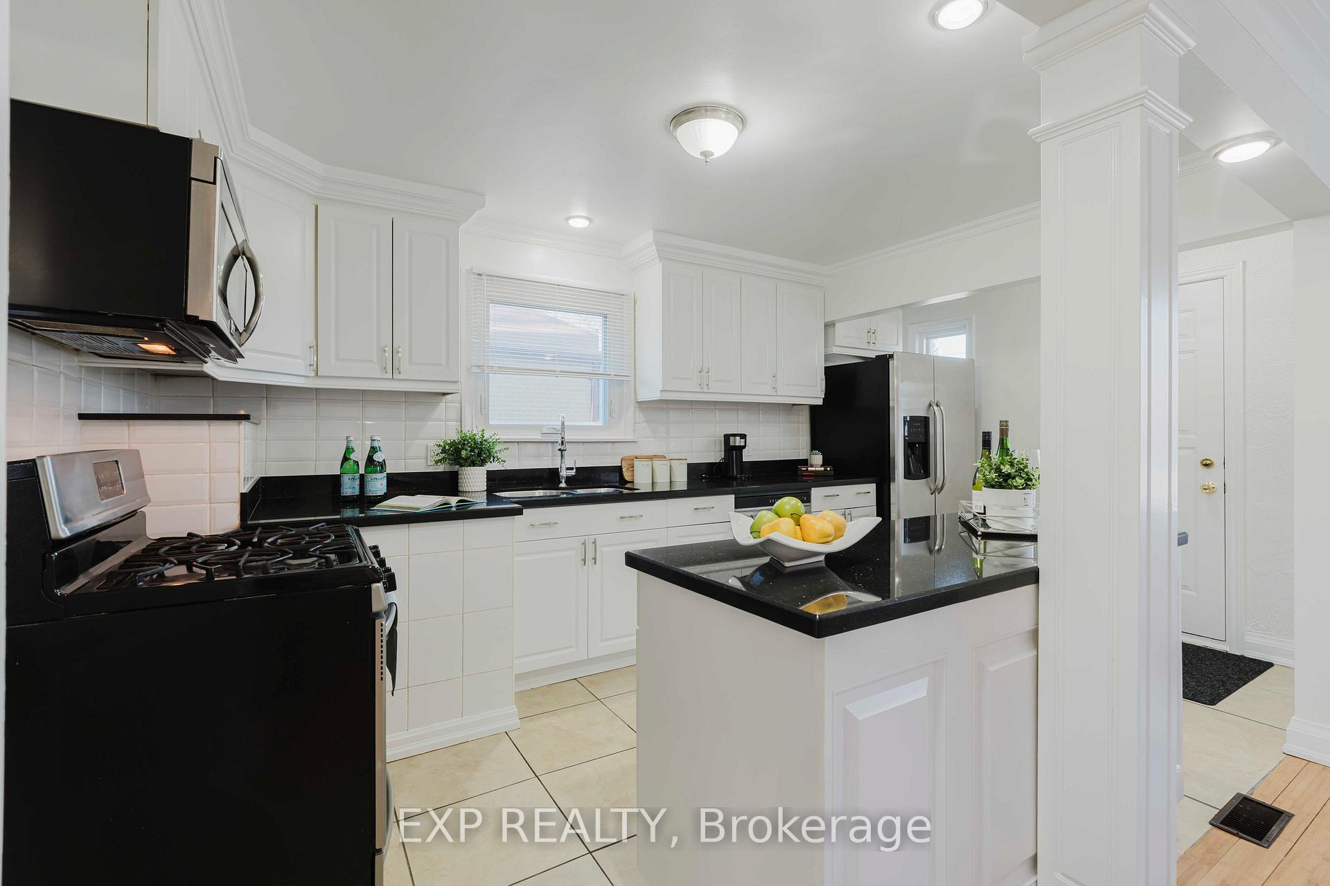 Photo 10 of 17 Camrose Crescent, Scarborough, Clairlea-Birchmount — HOMEH