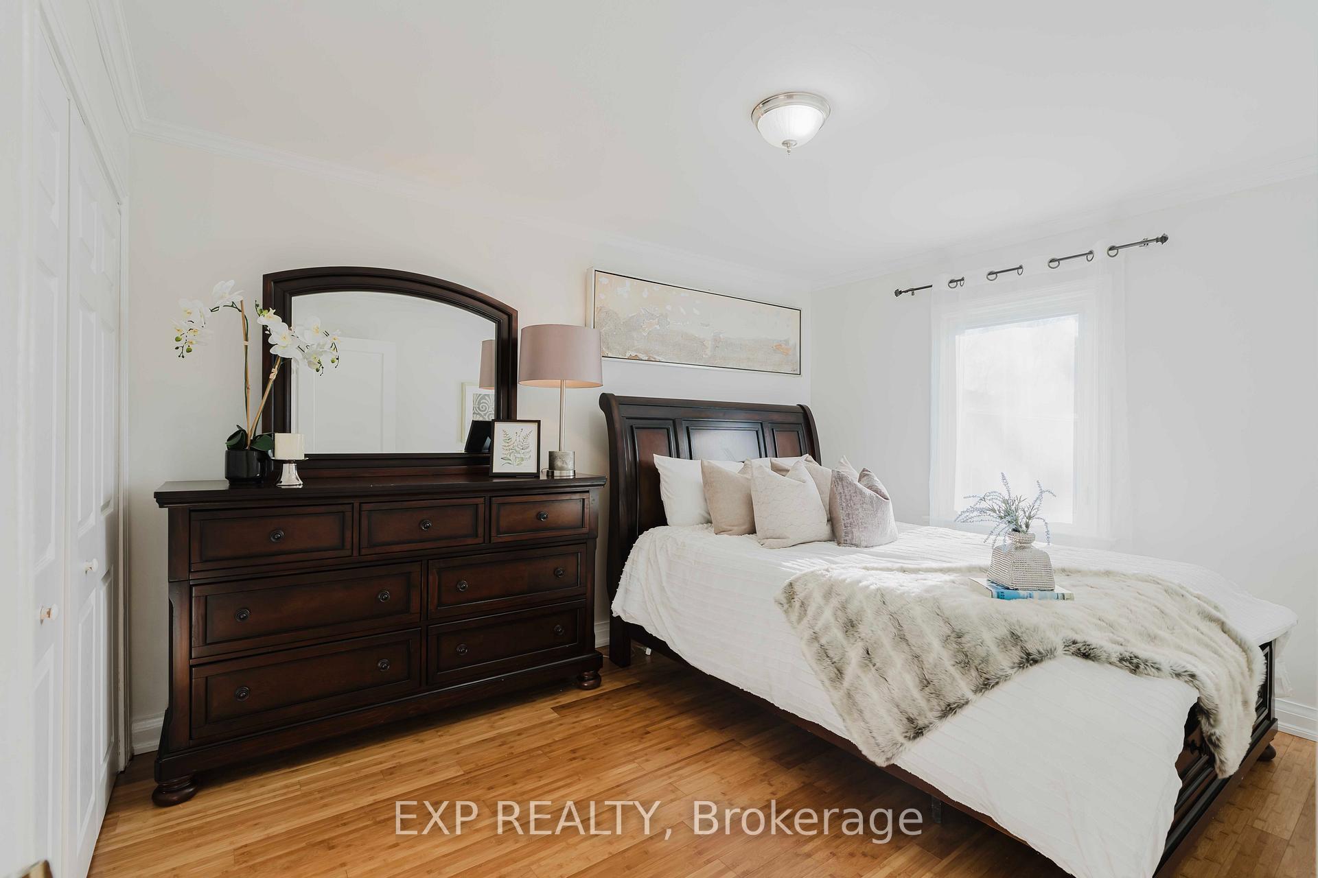 Photo 12 of 17 Camrose Crescent, Scarborough, Clairlea-Birchmount — HOMEH