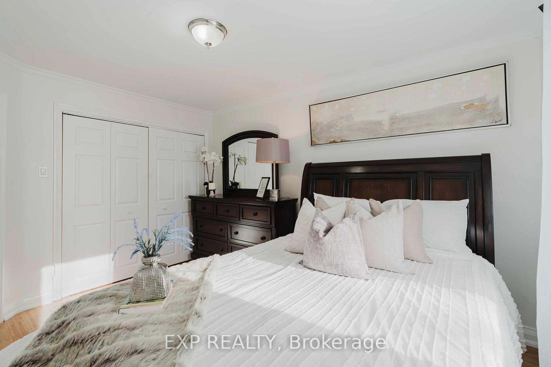 Photo 13 of 17 Camrose Crescent, Scarborough, Clairlea-Birchmount — HOMEH