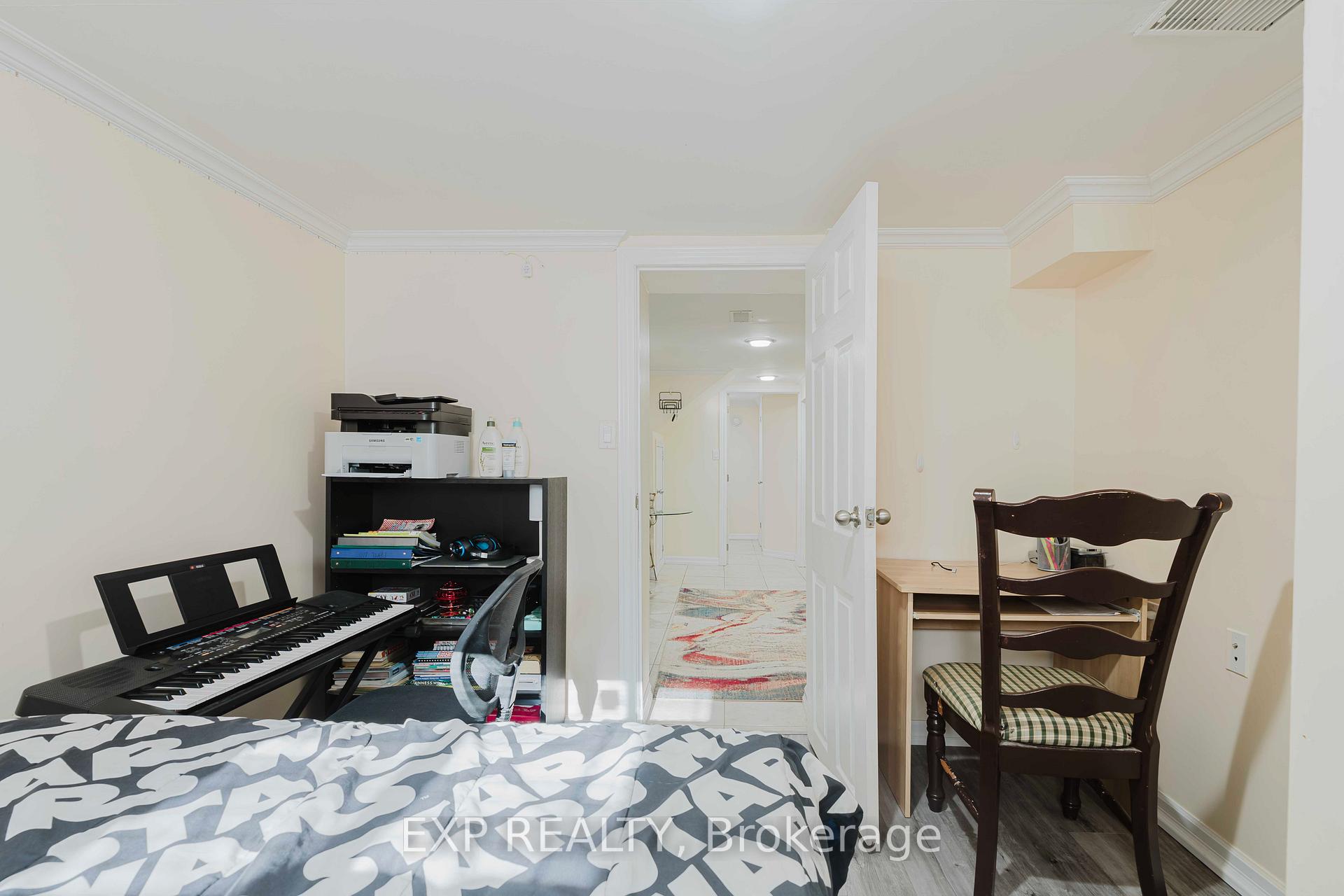 Photo 26 of 17 Camrose Crescent, Scarborough, Clairlea-Birchmount — HOMEH