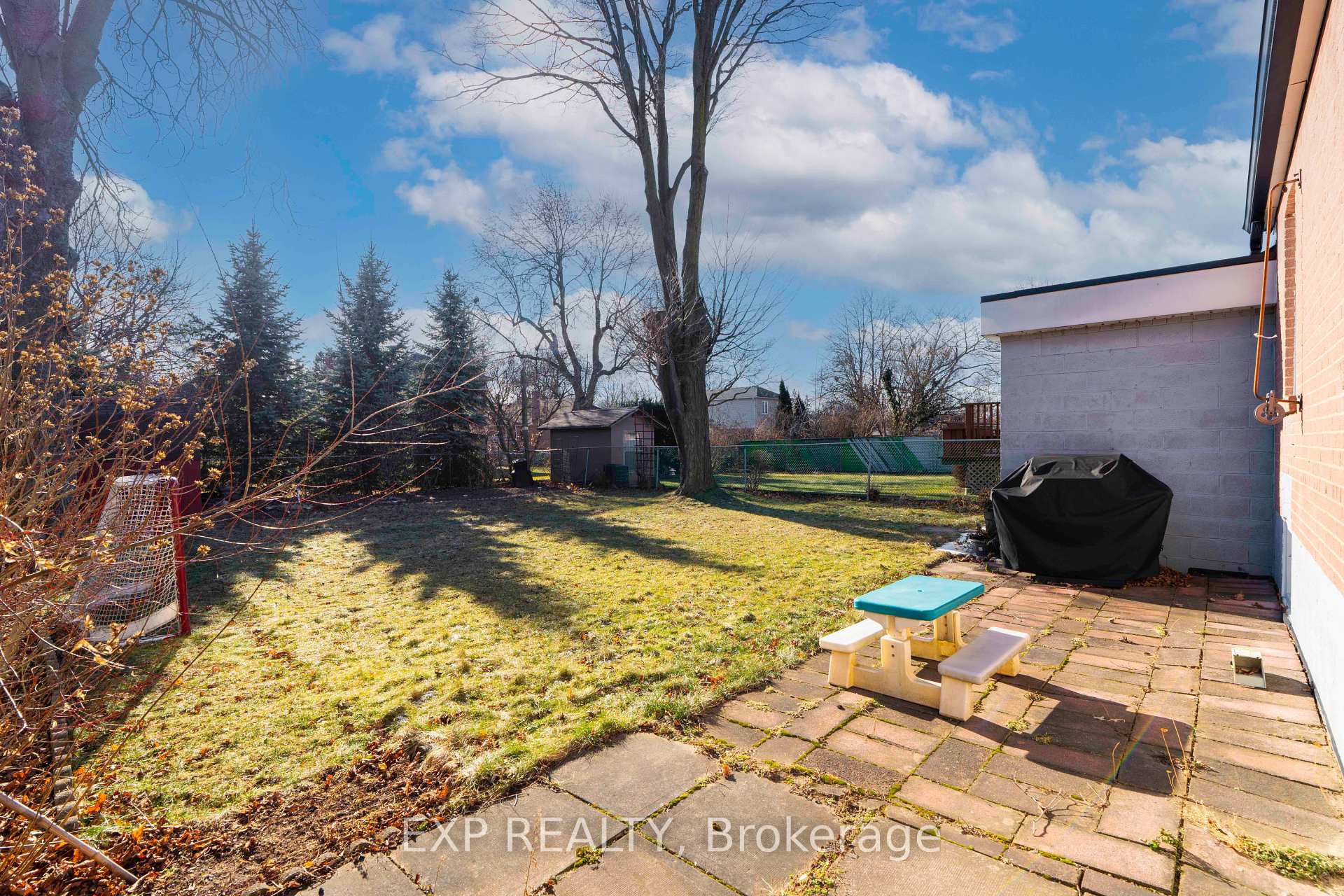 Photo 32 of 17 Camrose Crescent, Scarborough, Clairlea-Birchmount — HOMEH