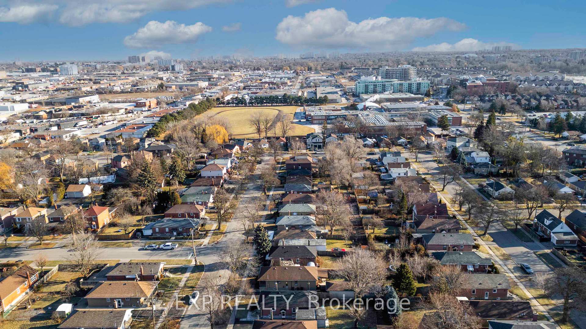 Photo 37 of 17 Camrose Crescent, Scarborough, Clairlea-Birchmount — HOMEH
