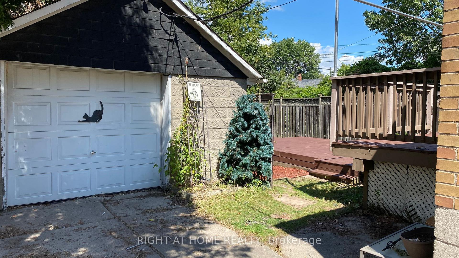 Photo 3 of 28 Medhurst Road, Toronto, Crescent Town — HOMEH