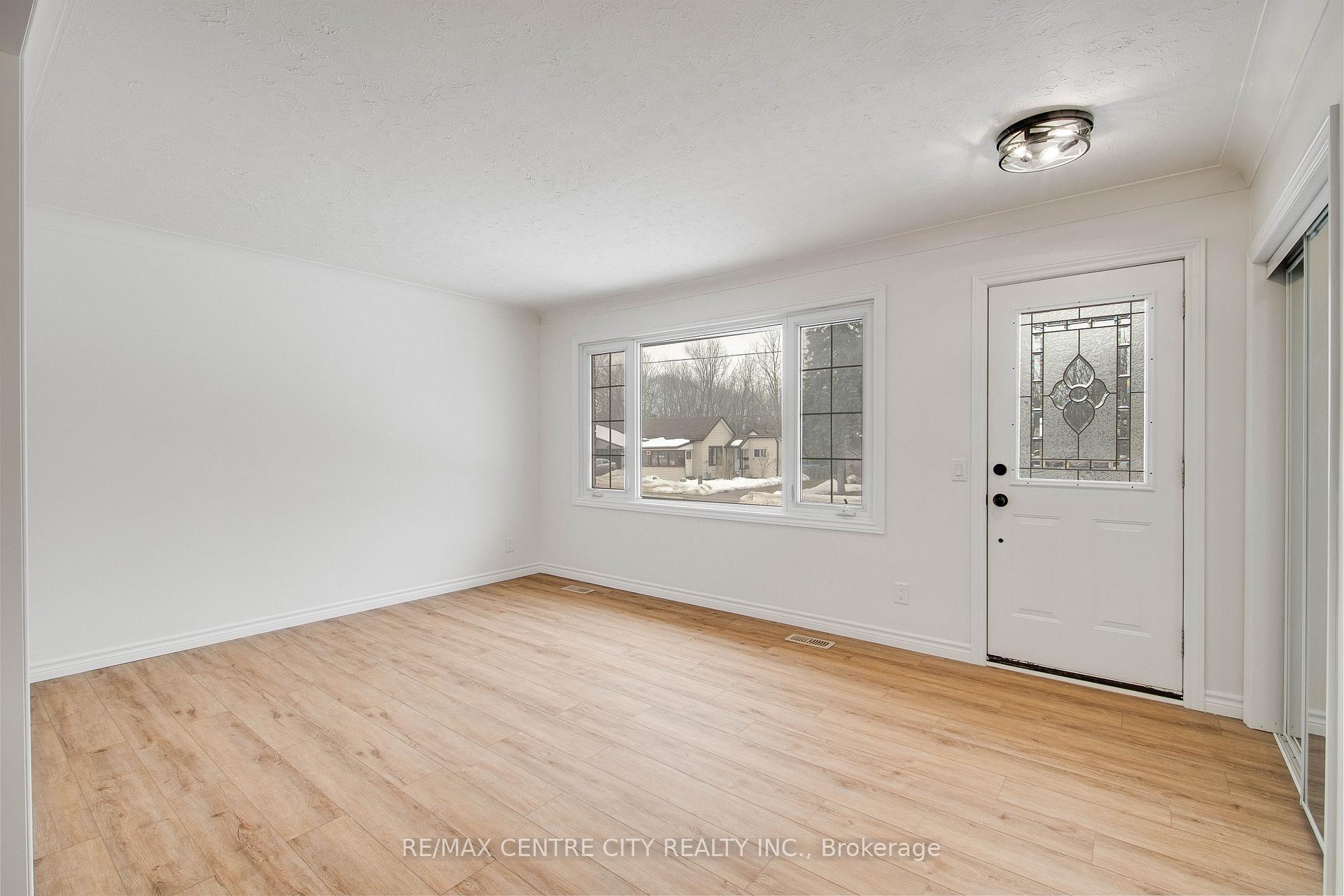 Photo 6 of 91 Milliner Street, Strathroy-Caradoc, SW — HOMEH