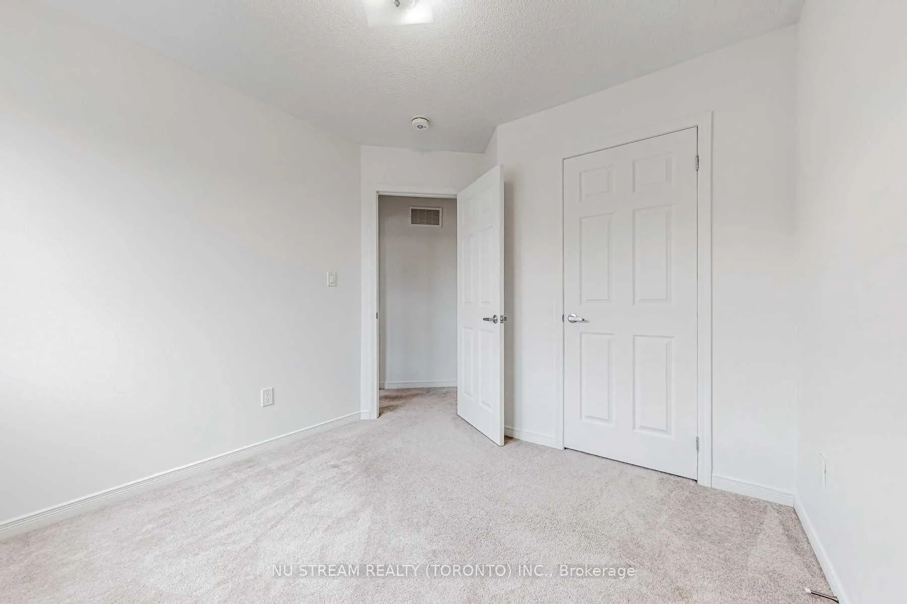 Photo 9 of 2 Sidaway Lane, Ajax, Central — HOMEH