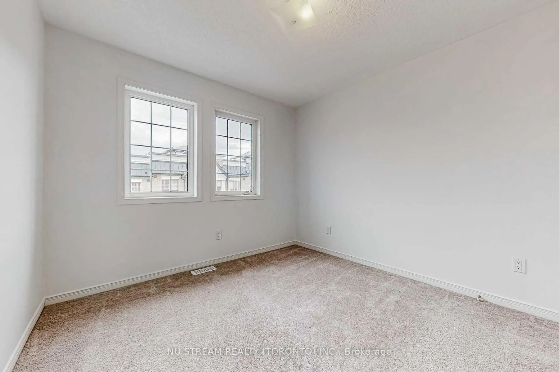 Photo 10 of 2 Sidaway Lane, Ajax, Central — HOMEH