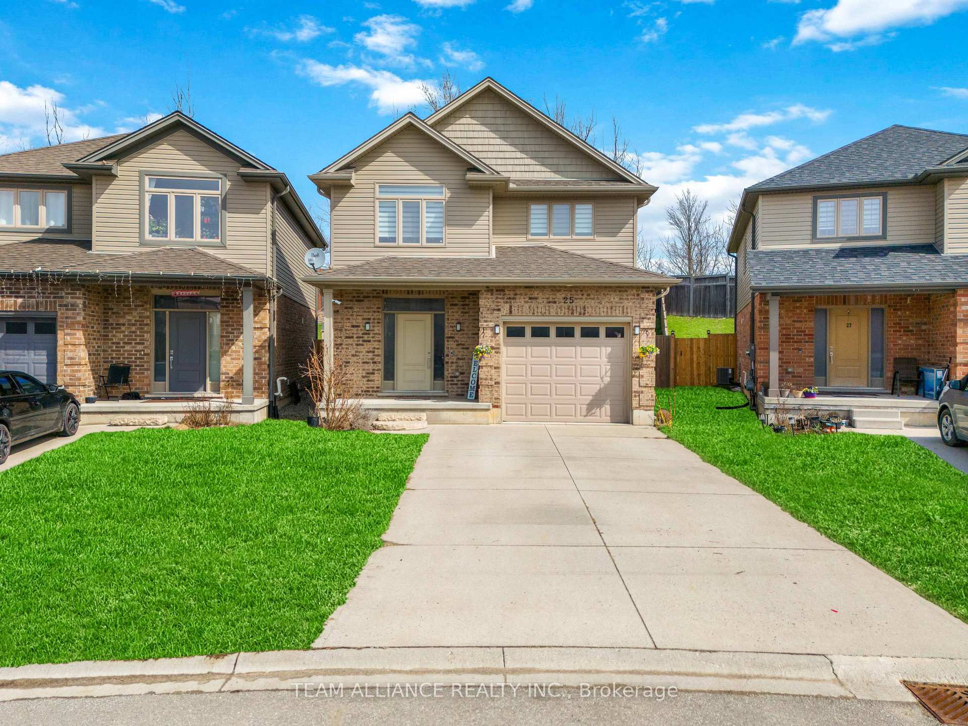 Front of 25 Queensway Drive