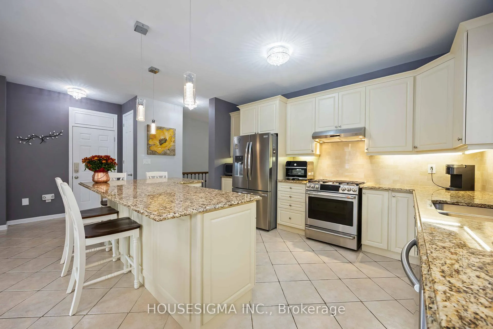 Photo 7 of 15 Paddison Place, New Tecumseth, Alliston — HOMEH