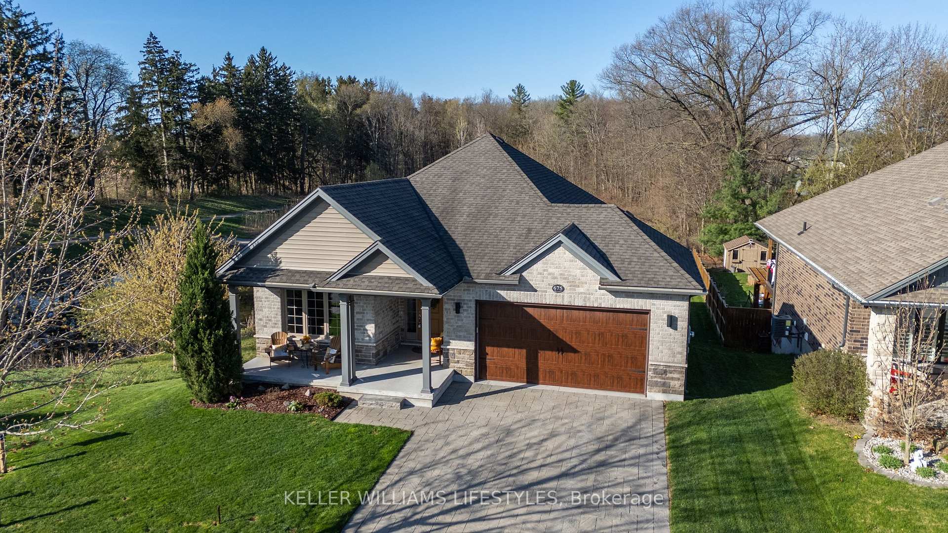 Photo 2 of 675 Bennett Crescent, Strathroy-Caradoc, Mount Brydges — HOMEH