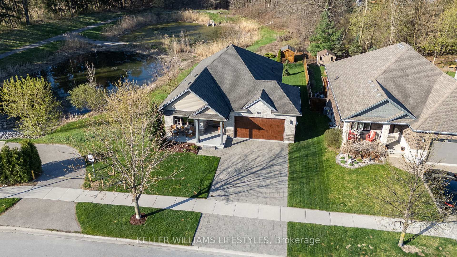 Photo 3 of 675 Bennett Crescent, Strathroy-Caradoc, Mount Brydges — HOMEH