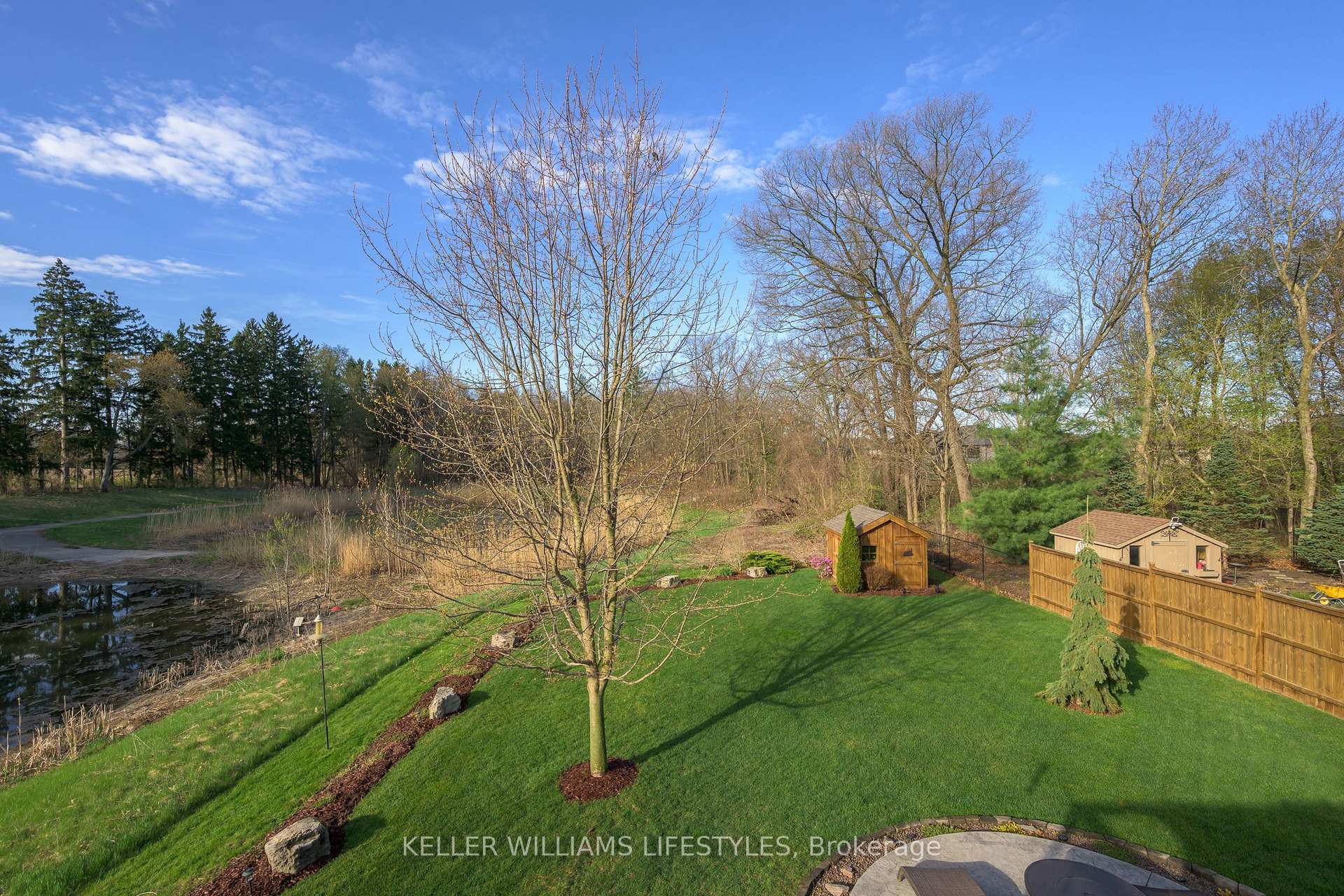 Photo 6 of 675 Bennett Crescent, Strathroy-Caradoc, Mount Brydges — HOMEH